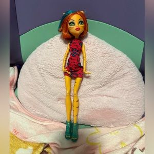 freaky field trip toralei stripe